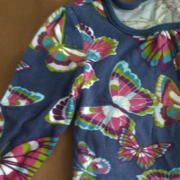 Old Navy Long Sleeve Tee in Blue and Pink with Playful Print - Picture 4 of 5